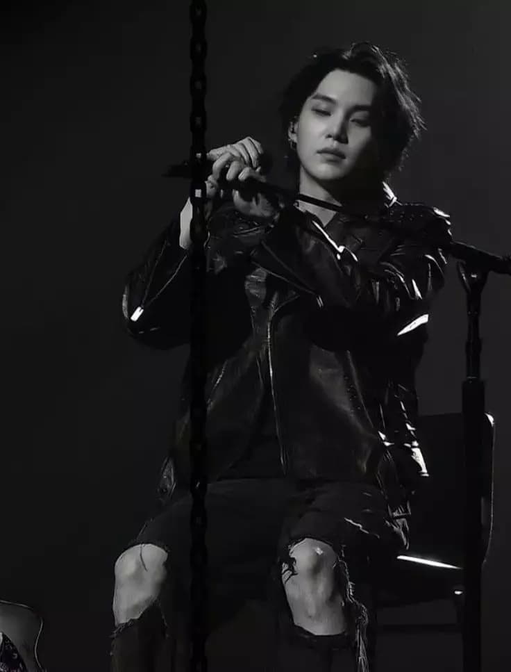 Min Yoongi - rocker thumbnail