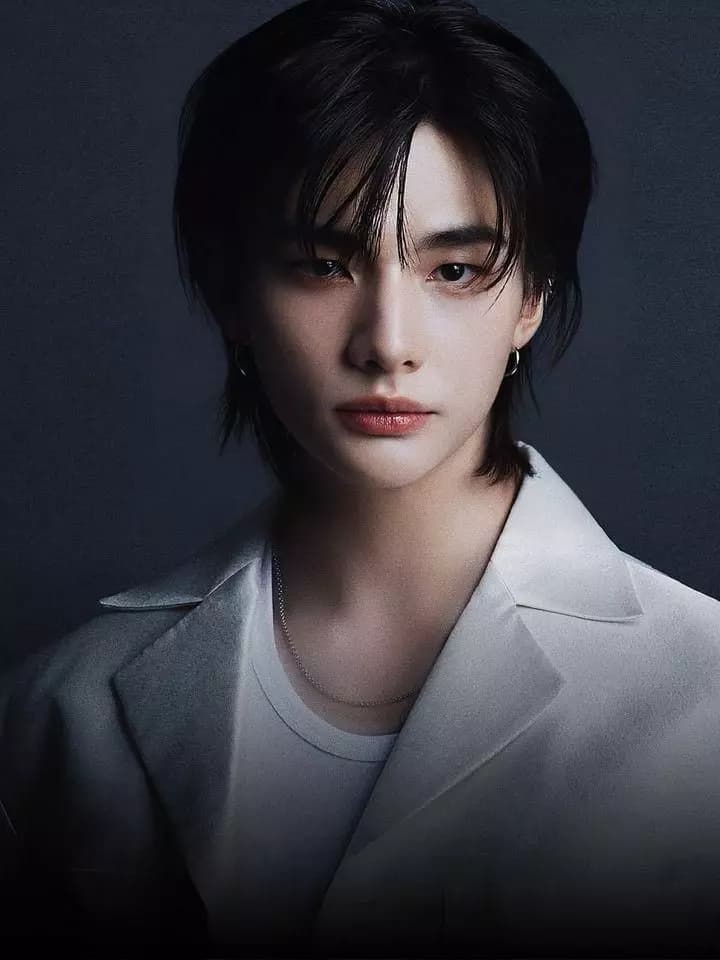 Hyunjin thumbnail