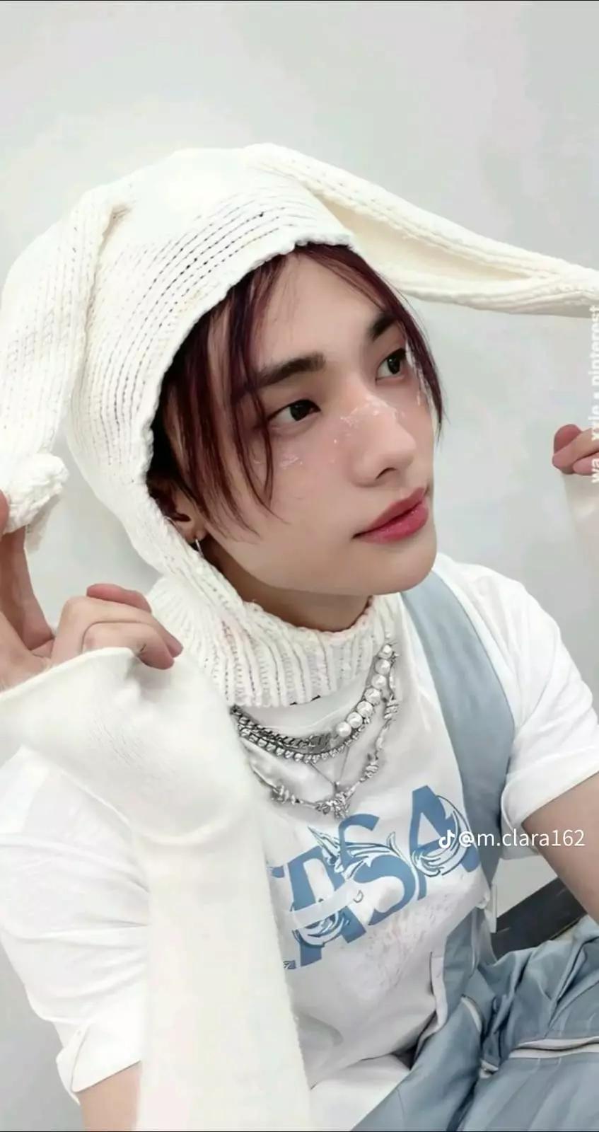 Hyunjin thumbnail