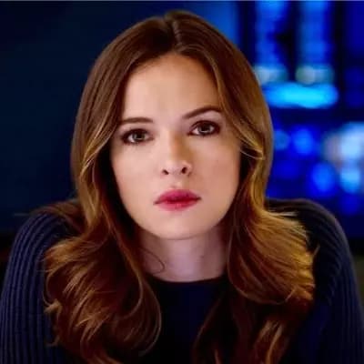 Caitlin Snow thumbnail