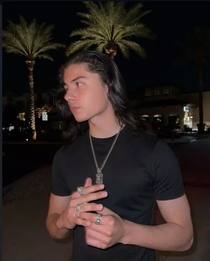 Miguel Mora thumbnail