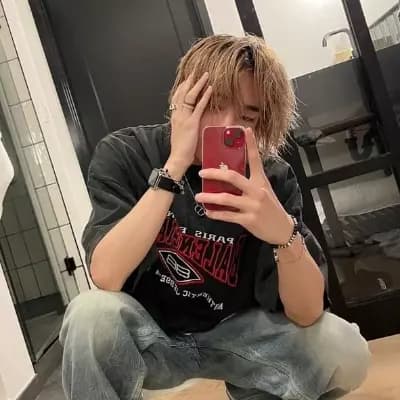 Hwang Hyunjin thumbnail