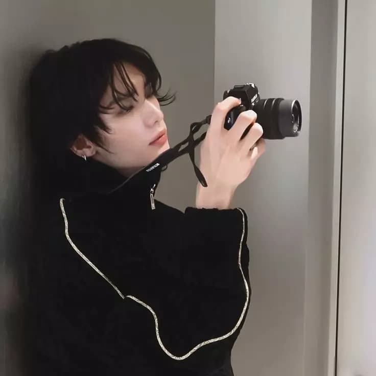 Hwang Hyunjin thumbnail