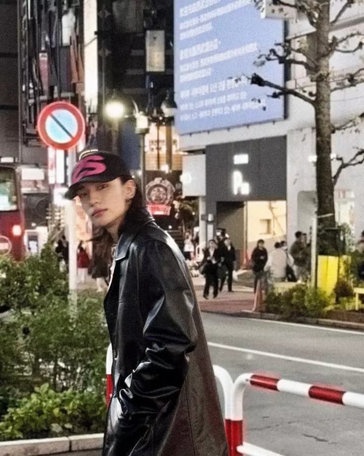 Hwang Hyunjin thumbnail