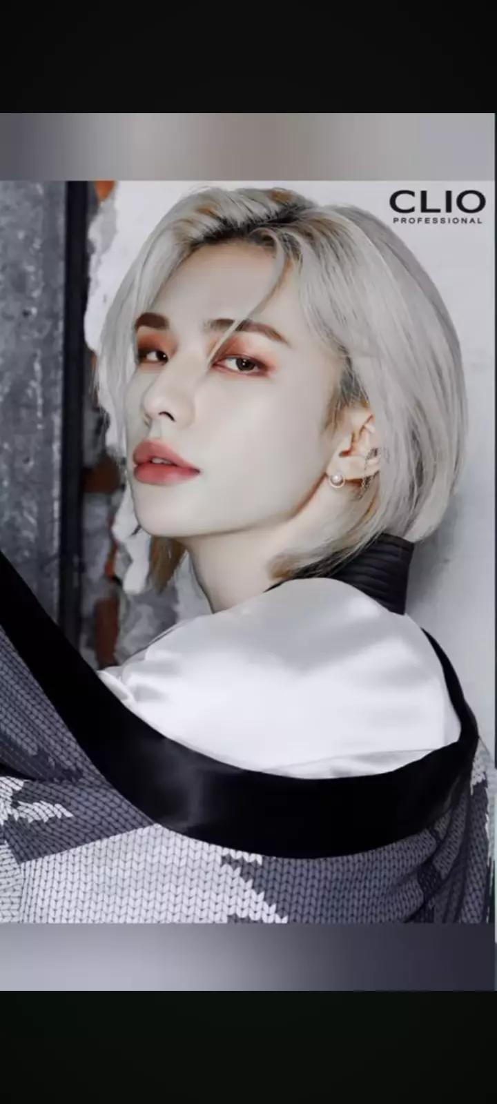 hyunjin  thumbnail
