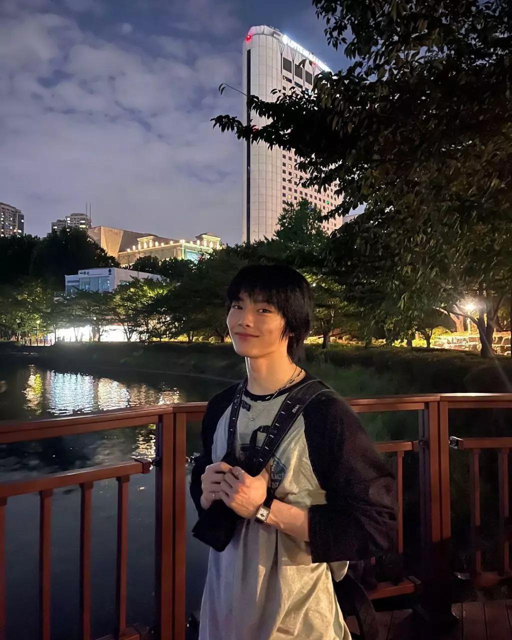 Jeongin thumbnail