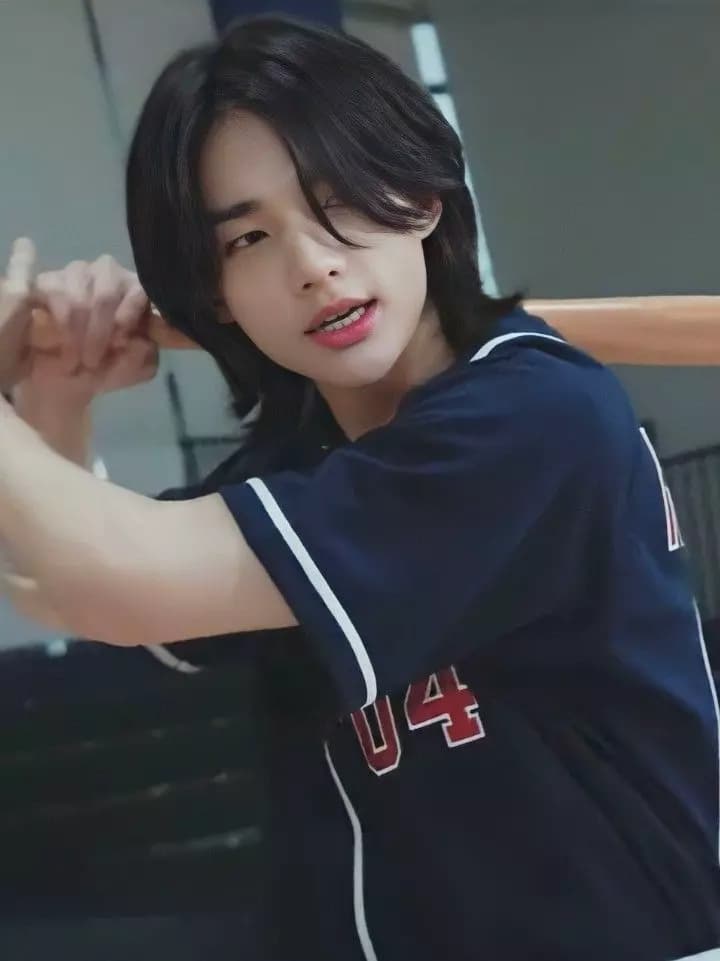 Hyunjin♡ thumbnail