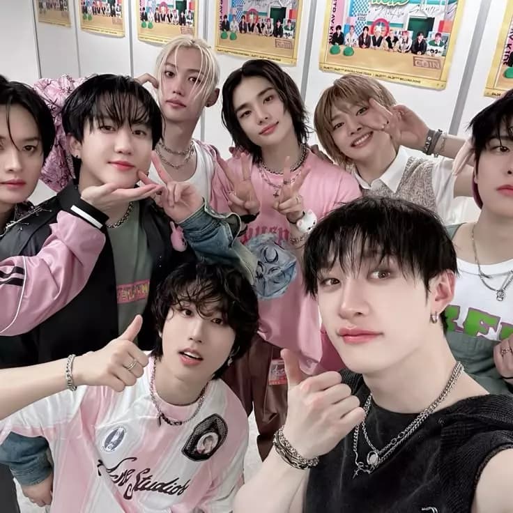 Stray kids thumbnail