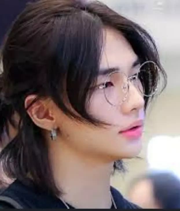 Hyunjin thumbnail