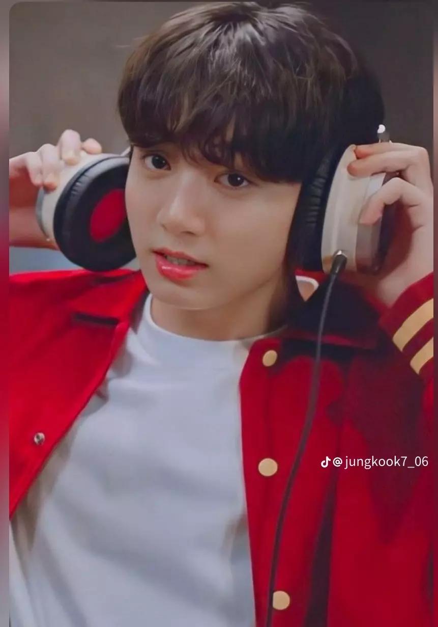 Jungkook - Bad Boy thumbnail