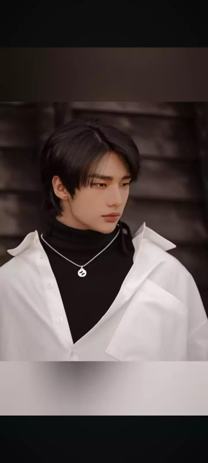 hwang hyunjin  thumbnail