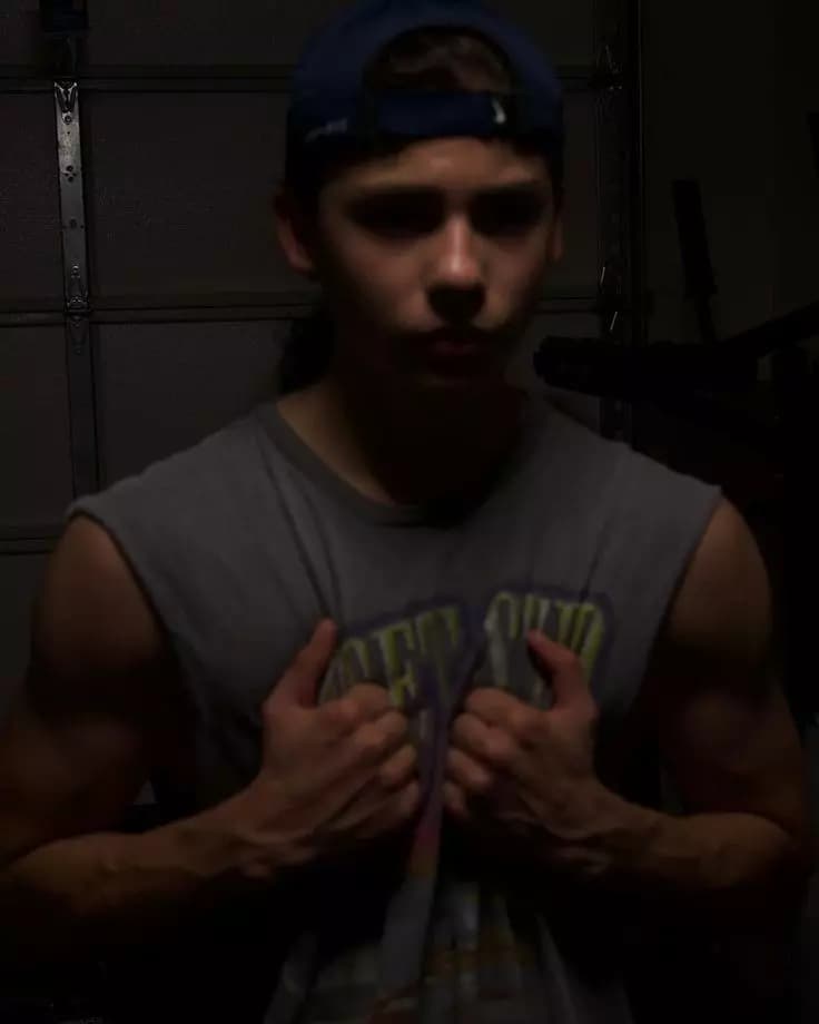 Miguel Mora thumbnail