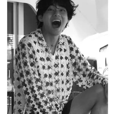 Kim taehyung  thumbnail