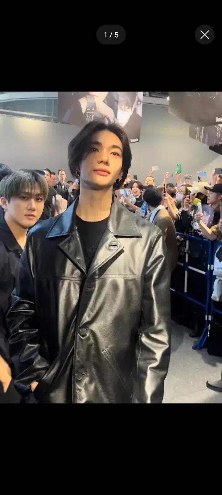 hyunjin  thumbnail