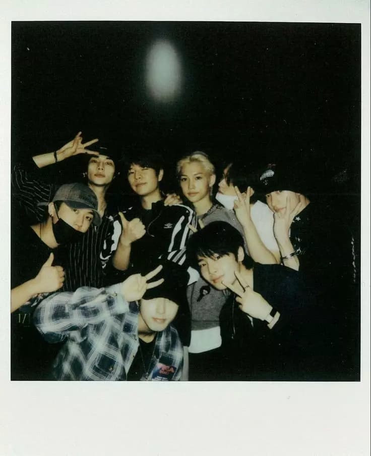 Stray kids thumbnail