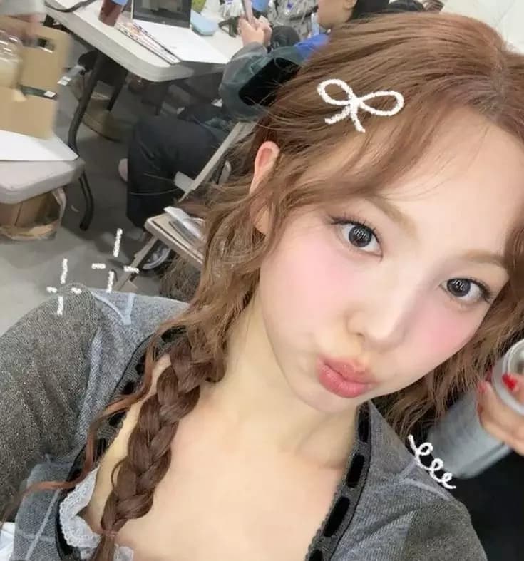 Nayeon thumbnail