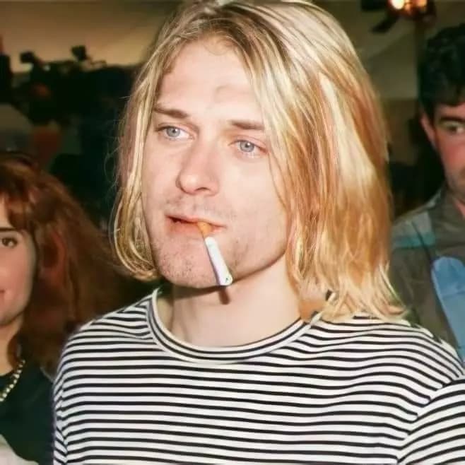 ♡KURT COBAIN♡ thumbnail