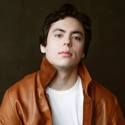Daniel Lee Velázquez thumbnail
