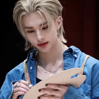 Hwang Hyunjin thumbnail