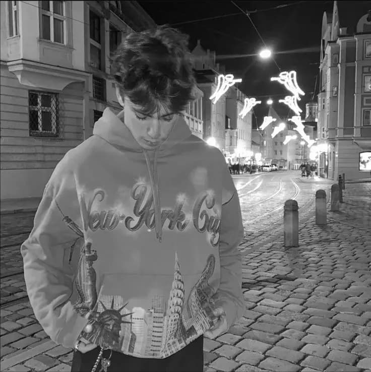 Leo (Rebellious teenager) thumbnail