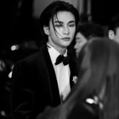 Hwang Hyunjin thumbnail