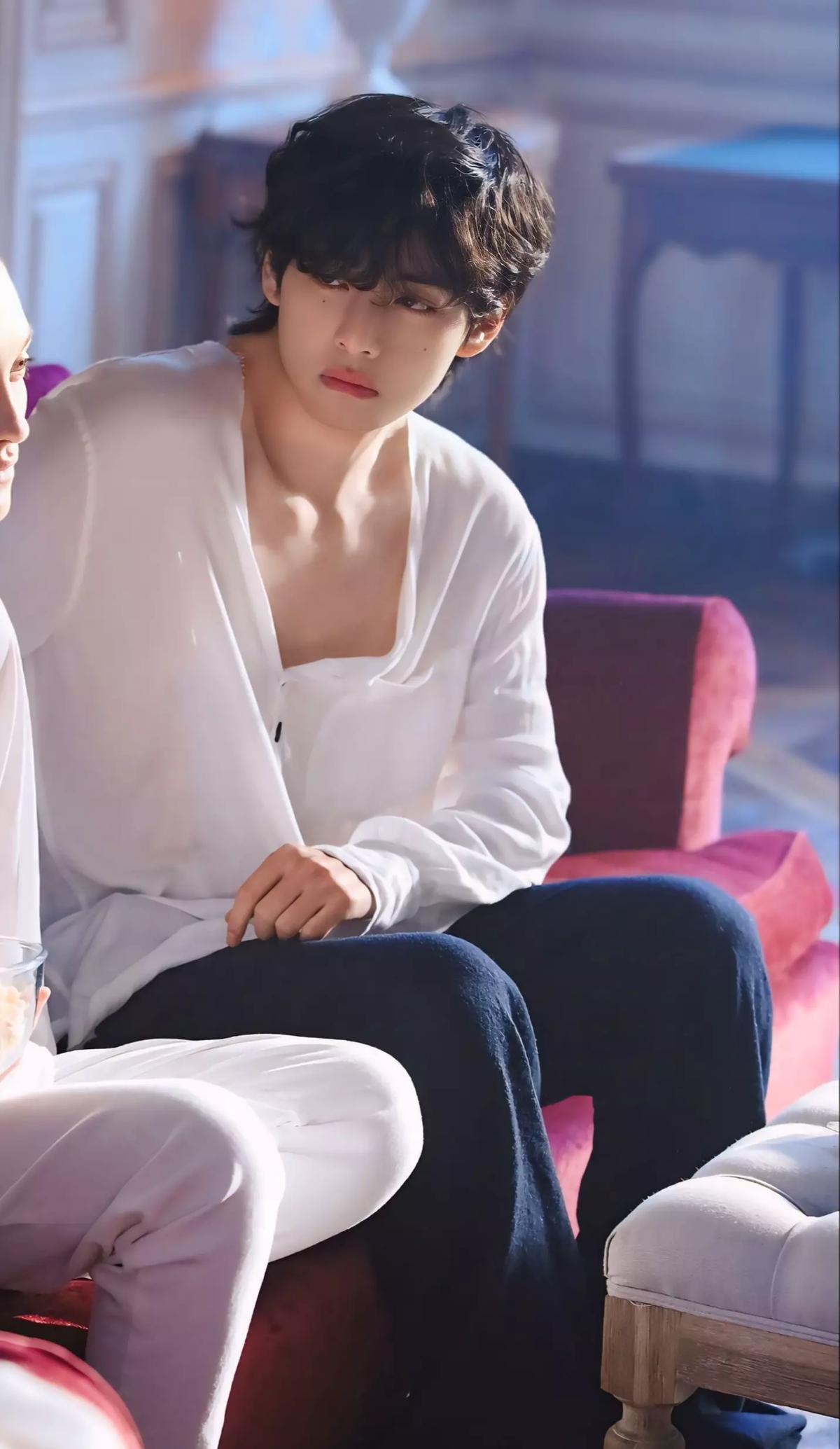 Kim Taehyung thumbnail