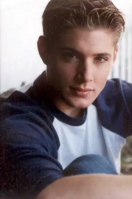 Dean Winchester Adolescente thumbnail