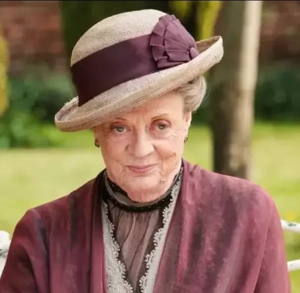 Lady Violet Crawley thumbnail