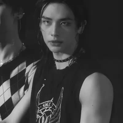 Hwang Hyunjin thumbnail