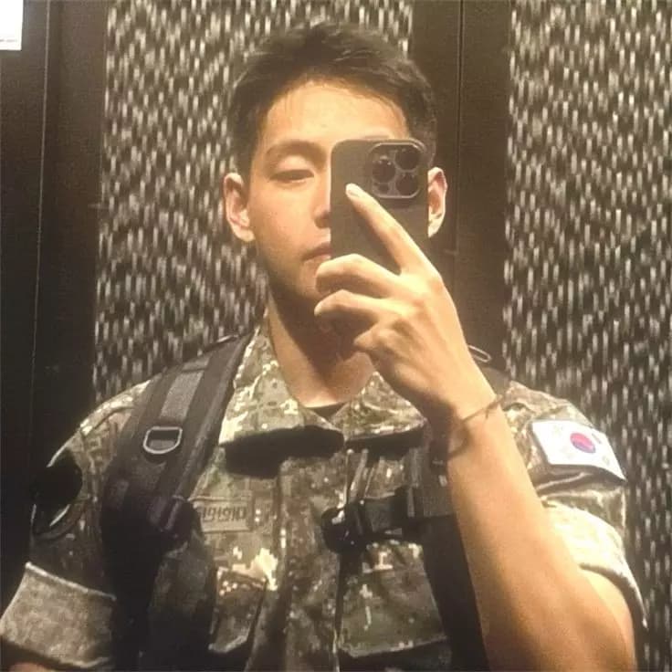 Kim Taehyung thumbnail
