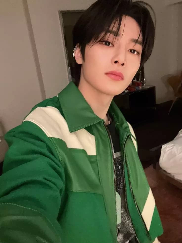 Jeongin thumbnail