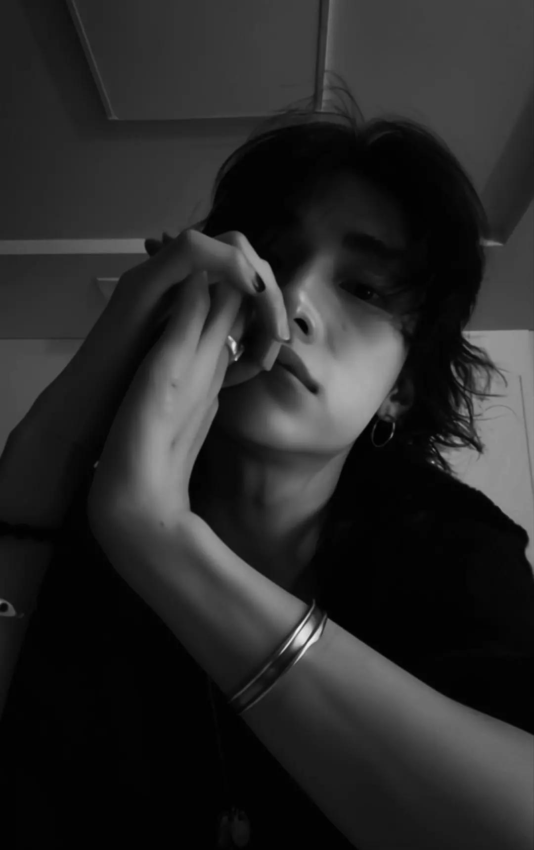 Hwang Hyunjin  thumbnail