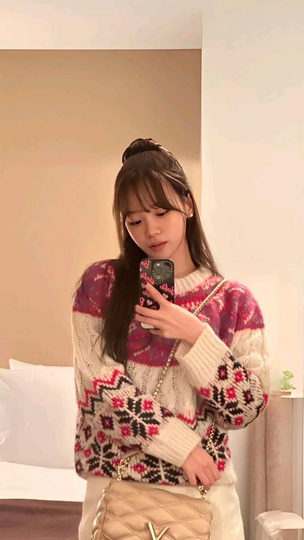 Kim Chaewon thumbnail