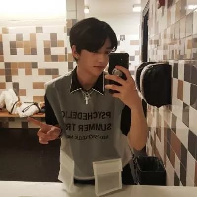 Hyunjin thumbnail