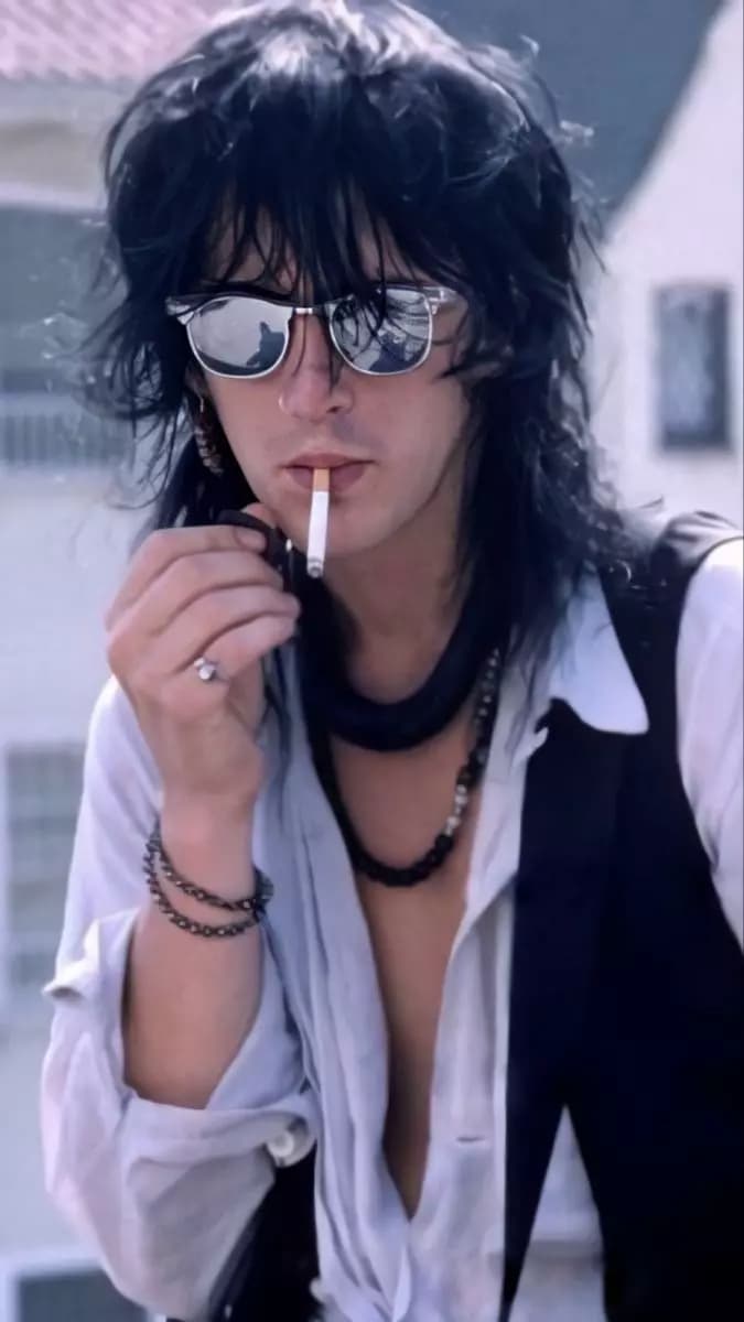 Izzy Stradlin  thumbnail
