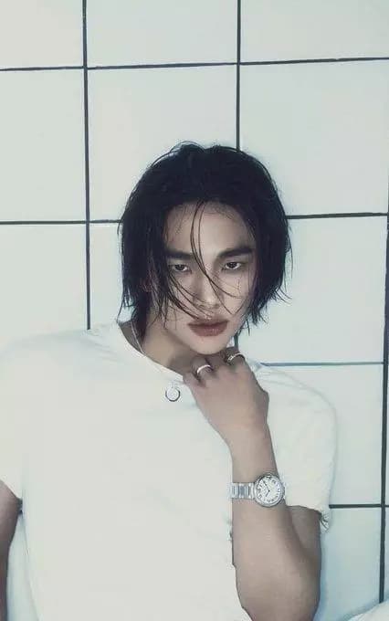 Hwang Hyunjin thumbnail