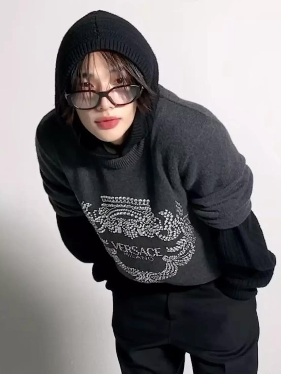 Hwang Hyunjin  thumbnail