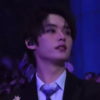 Lee Know thumbnail