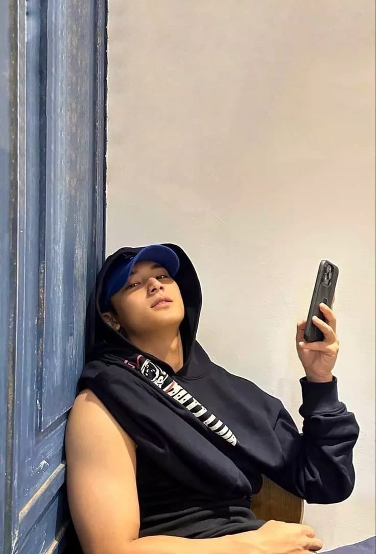Kim Mingyu SVT  thumbnail