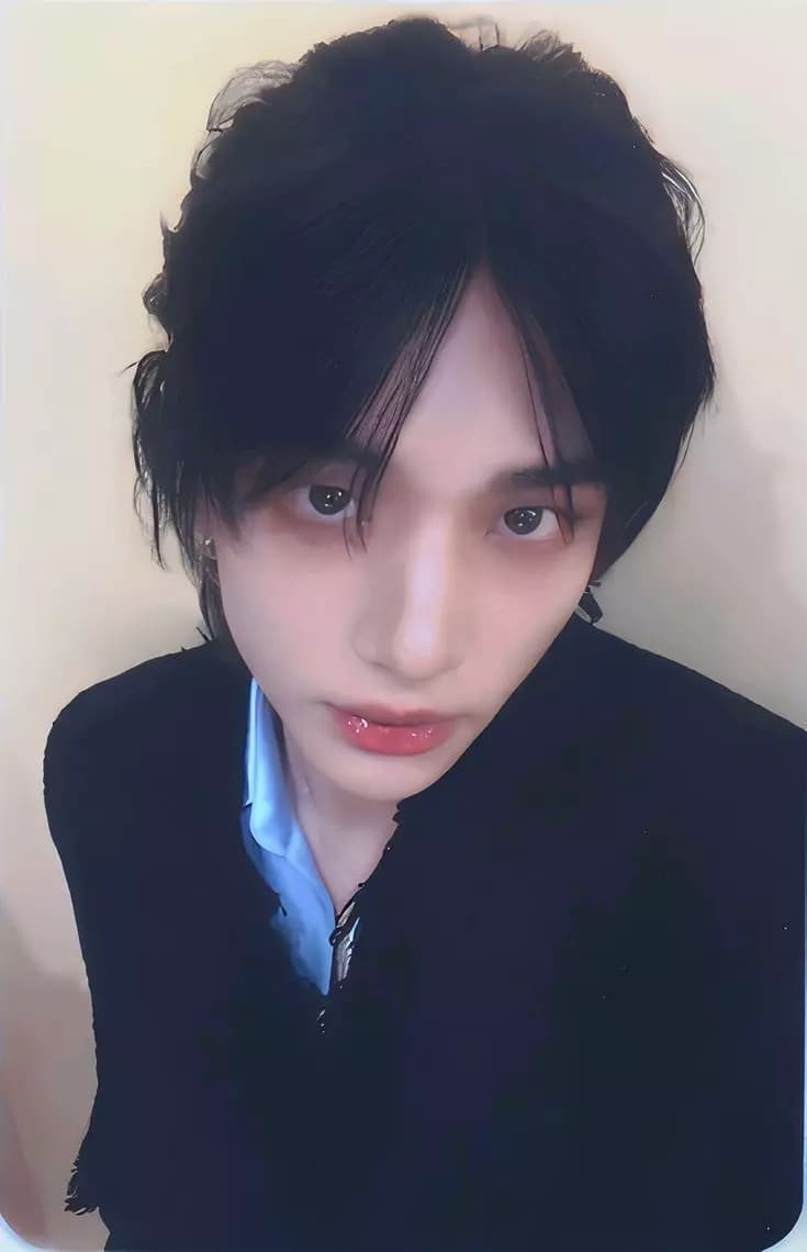 Hwang Hyunjin thumbnail