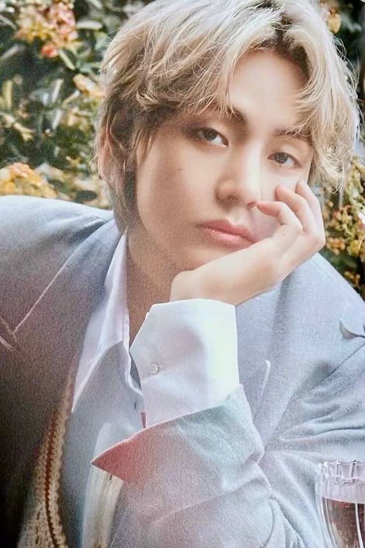 Kim Taehyung thumbnail