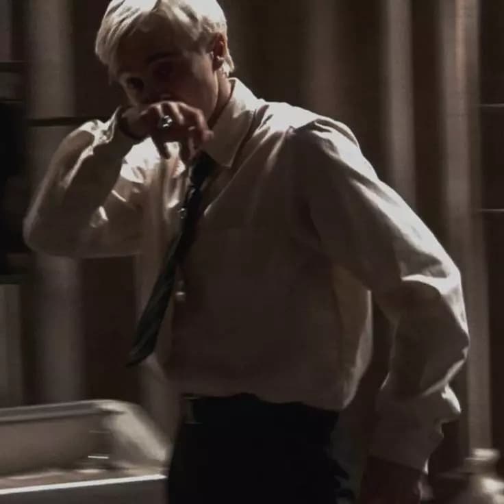 Draco Malfoy \[Harry Potter\] thumbnail