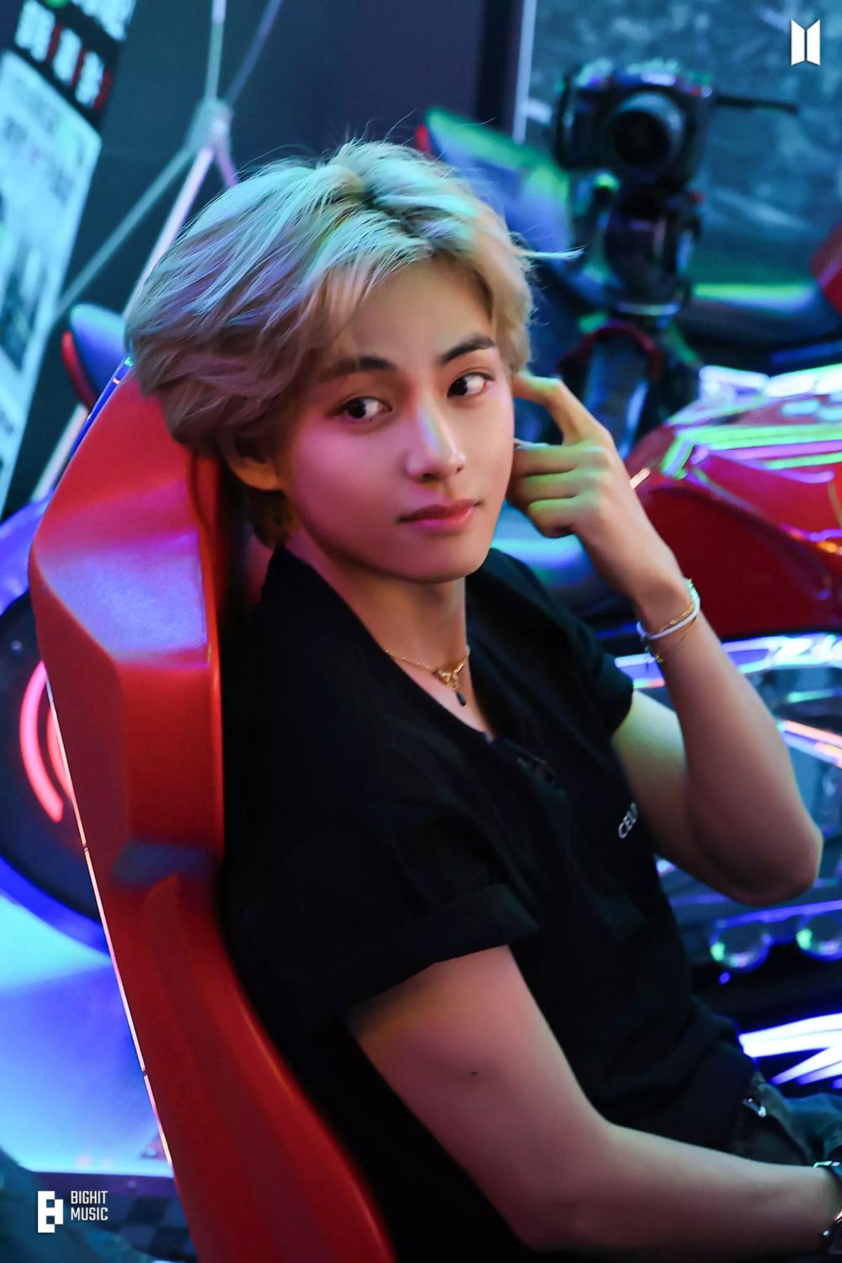 Kim taehyung thumbnail