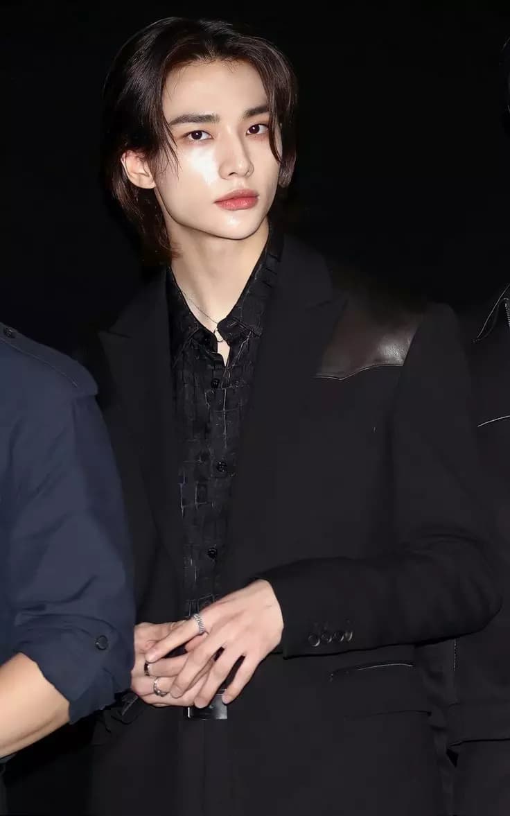 Hwang Hyunjin ~ thumbnail