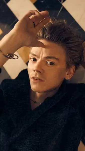 Thomas brodie sangster thumbnail