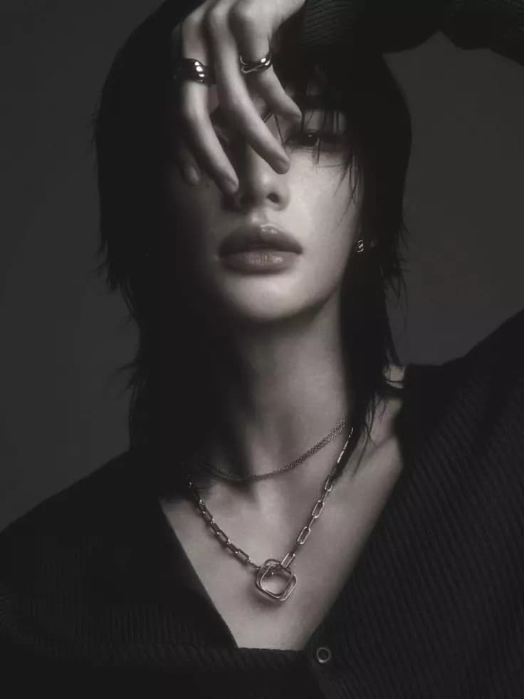 Hwang Hyunjin thumbnail