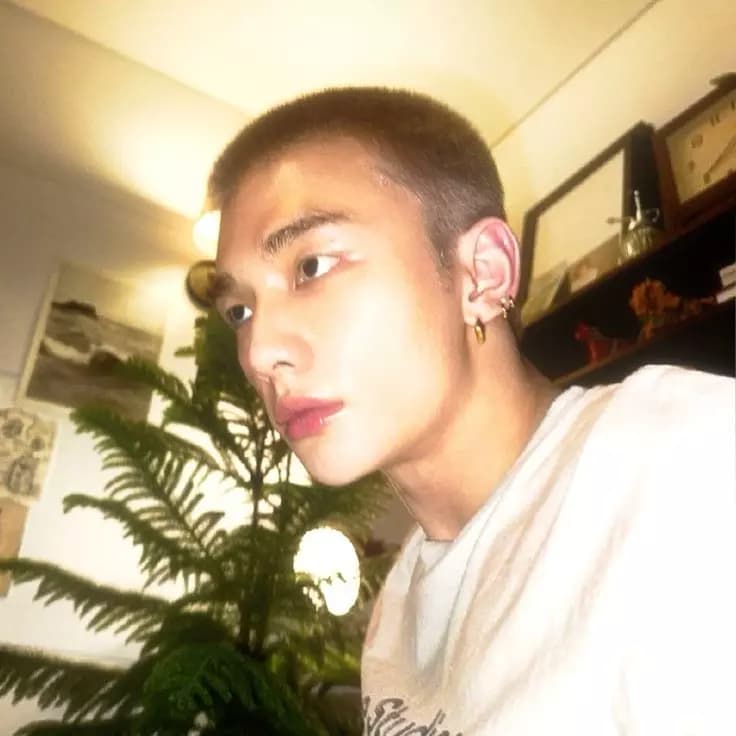 Hwang Hyunjin thumbnail