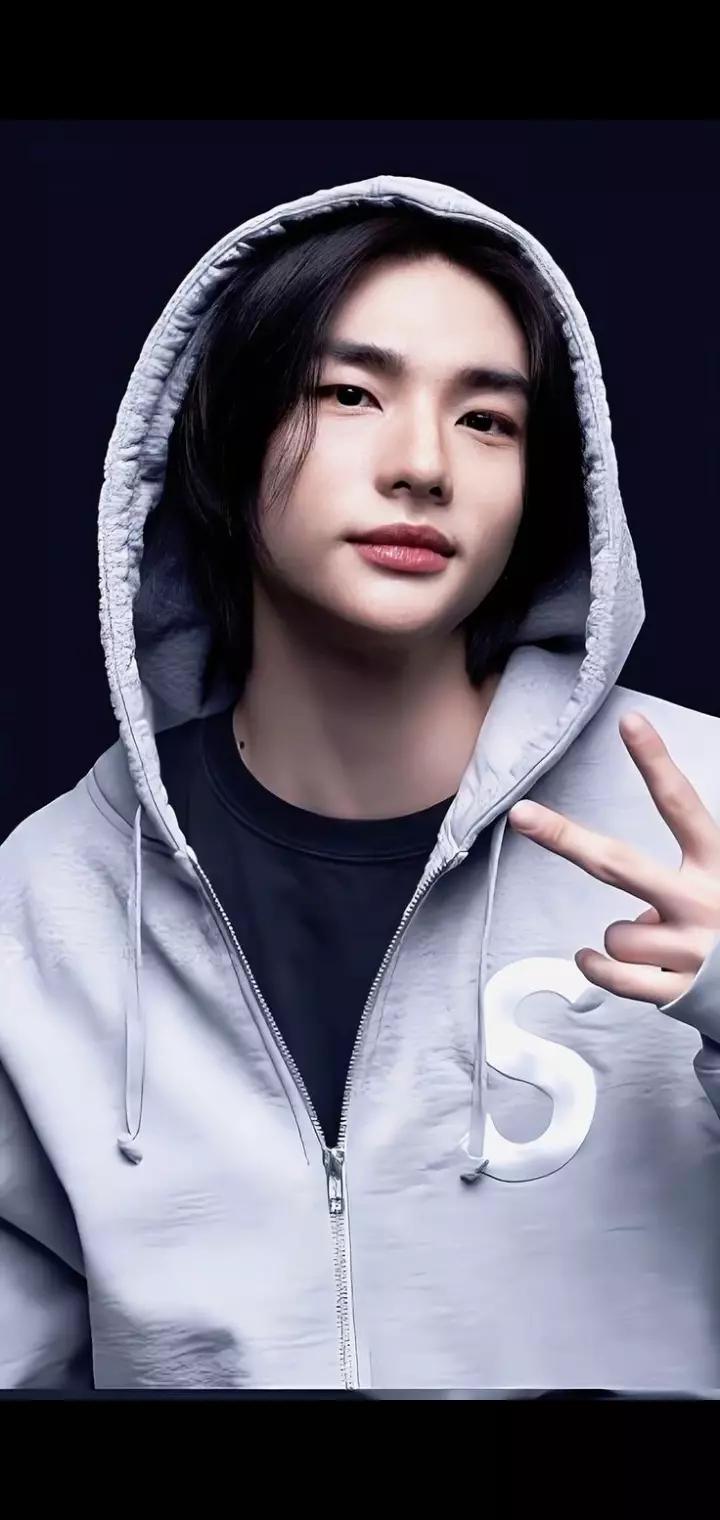 Hyunjin thumbnail