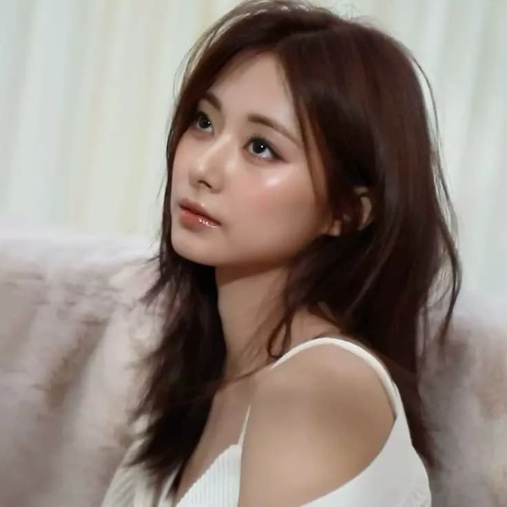 Chou Tzuyu thumbnail