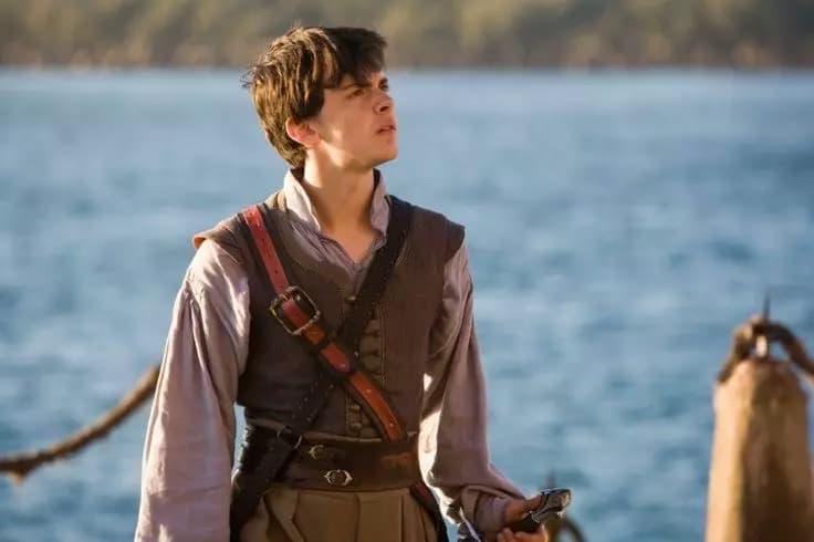 .• Edmund Pevensie •. thumbnail